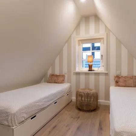 Feel Good Feel Good *